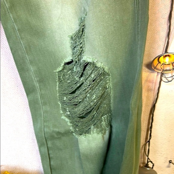 Blakely Olive Green distressed Jeans - Picture 6 of 11